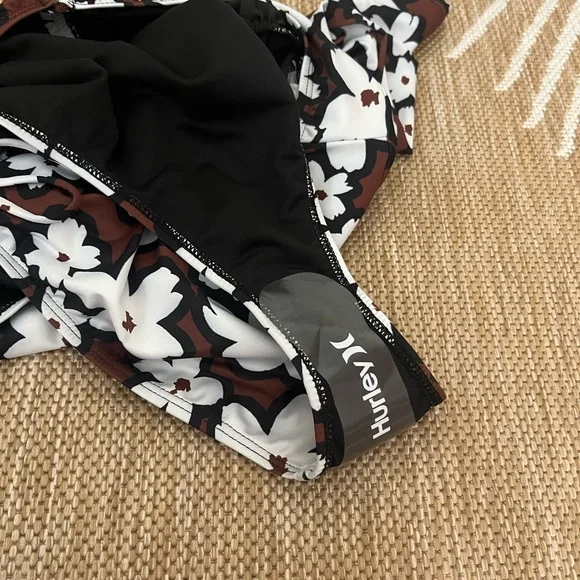 NEW! Hurley Floral One Piece Swim Swimsuits Small - Picture 7 of 7